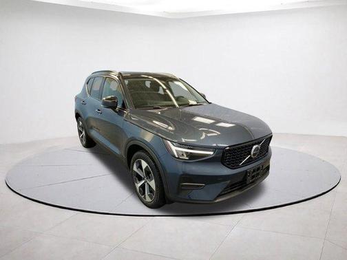 2026 Volvo XC40 B5 Core