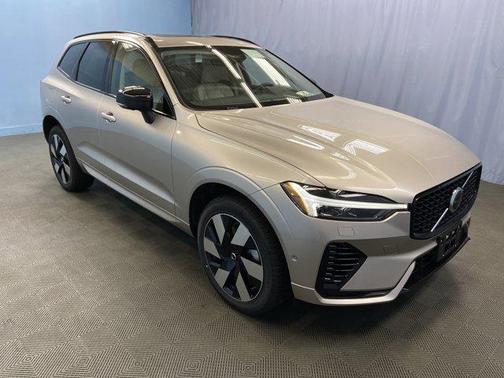 2025 Volvo XC60 Plug-In Hybrid T8 Plus