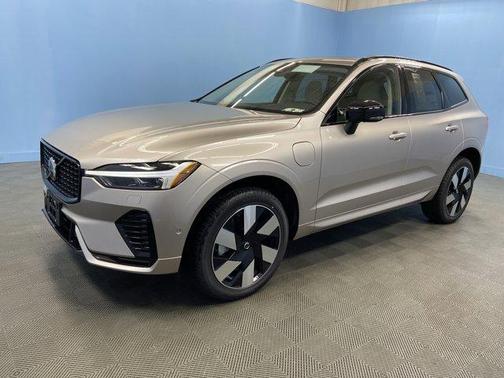 2025 Volvo XC60 Plug-In Hybrid T8 Plus