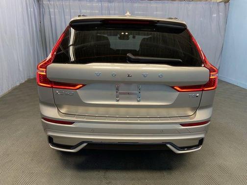 2025 Volvo XC60 Plug-In Hybrid T8 Plus