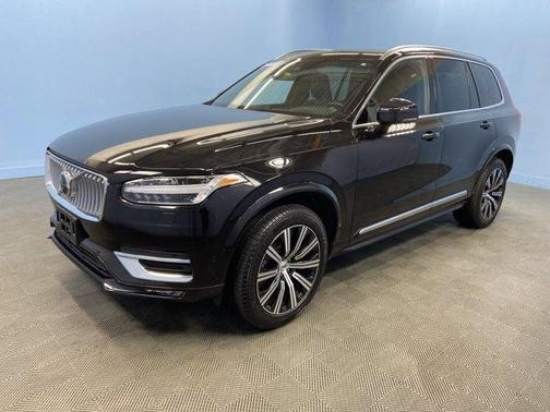 2023 Volvo XC90 B5 Plus