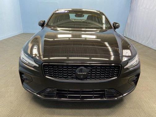 2024 Volvo S60 B5 Plus Black Edition