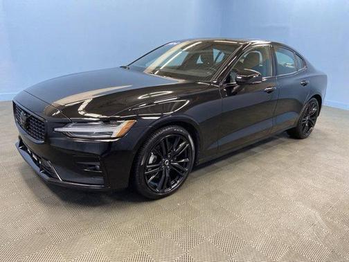 2024 Volvo S60 B5 Plus Black Edition
