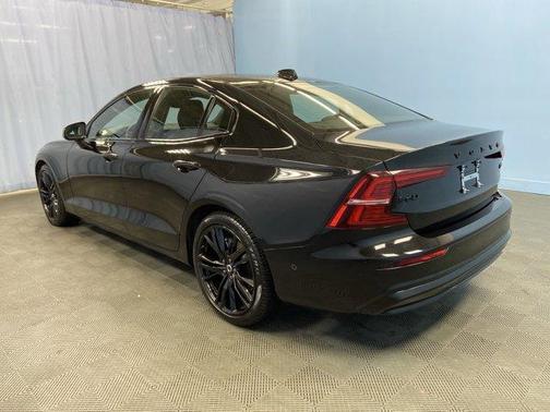 2024 Volvo S60 B5 Plus Black Edition