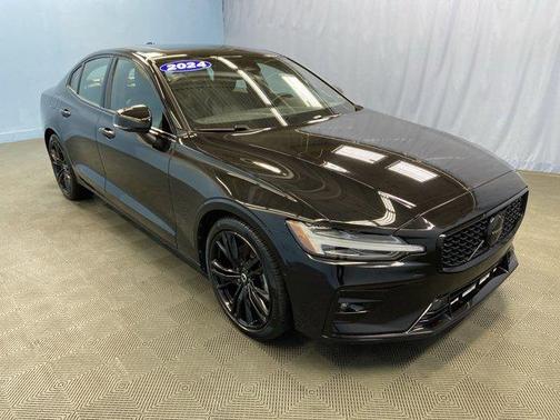 2024 Volvo S60 B5 Plus Black Edition