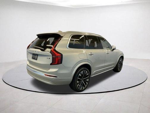 2025 Volvo XC90 B6 Plus 7-Seater