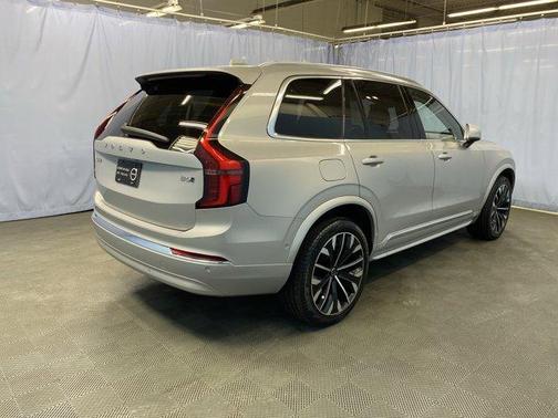 2025 Volvo XC90 B6 Plus 7-Seater