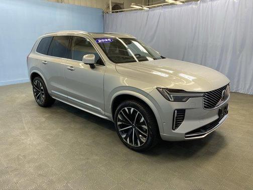 2025 Volvo XC90 B6 Plus 7-Seater