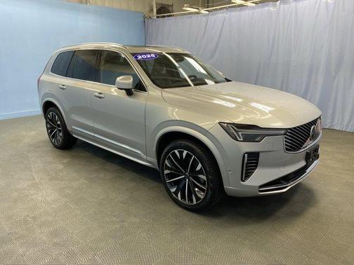 2025 Volvo XC90 B6 Plus 7-Seater