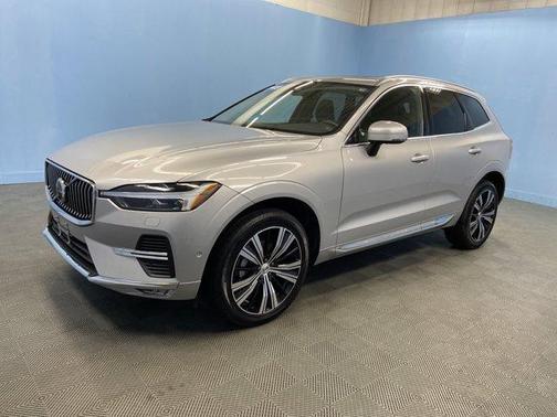 2023 Volvo XC60 B5 Plus Bright Theme