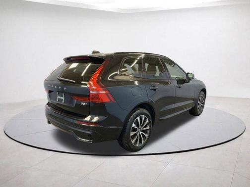 2025 Volvo XC60 B5 Core