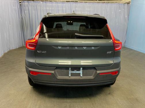 Forest Green 2026 Volvo XC40 B5 Ultra