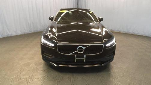 Photo 2 of 32 of 2020 Volvo S90 T6 Momentum