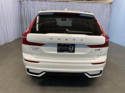 2025 Volvo XC60 B5 Plus