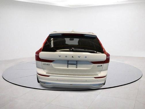 2022 Volvo XC60 B5 Inscription
