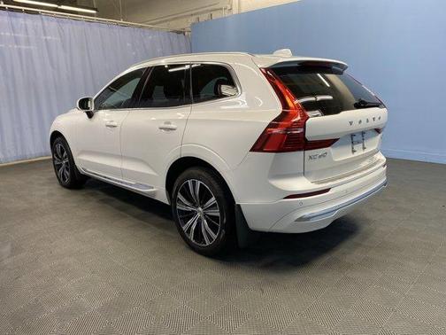 2022 Volvo XC60 B5 Inscription