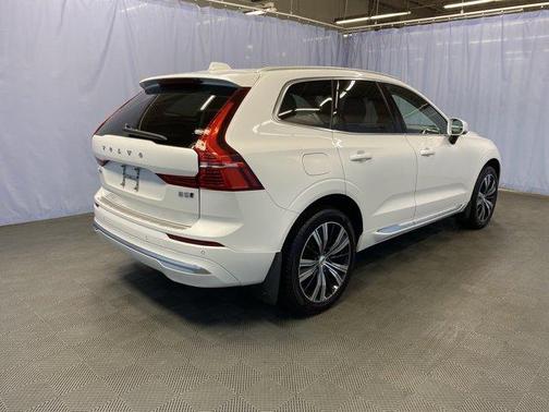 2022 Volvo XC60 B5 Inscription