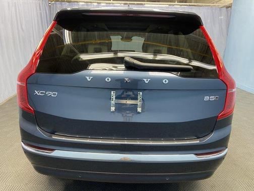 2024 Volvo XC90 B5 Plus Bright Theme