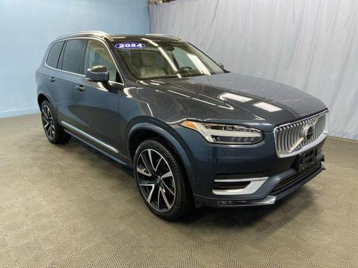 2024 Volvo XC90 B5 Plus Bright Theme