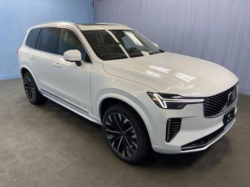 2025 Volvo XC90 B6 Plus 7-Seater