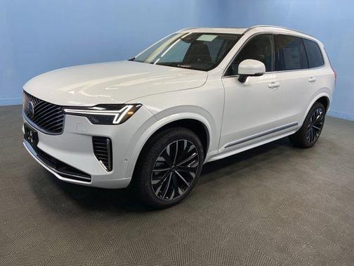 2025 Volvo XC90 B6 Plus 7-Seater