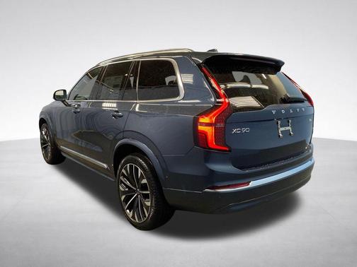 Denim Blue Metallic 2026 Volvo XC90 B6 Plus 7-Seater