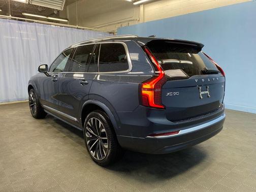 Denim Blue Metallic 2026 Volvo XC90 B6 Plus 7-Seater