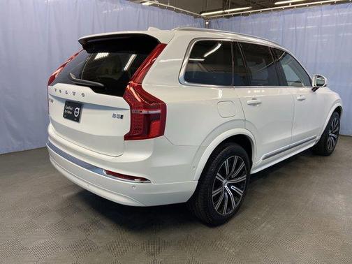 2025 Volvo XC90 B5 Plus