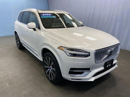 2025 Volvo XC90 B5 Plus