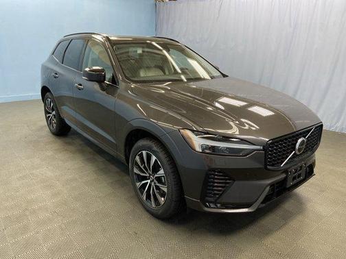 2025 Volvo XC60 B5 Core