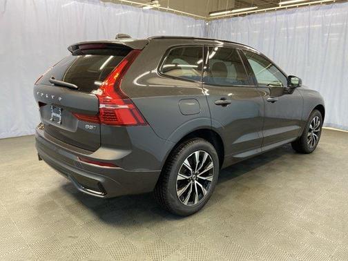 2025 Volvo XC60 B5 Core