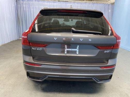 2025 Volvo XC60 B5 Core