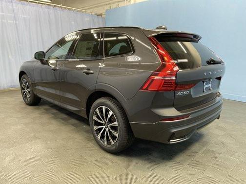 2025 Volvo XC60 B5 Core