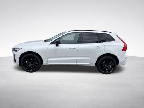 Crystal White 2026 Volvo XC60 B5 Ultra Black Edition
