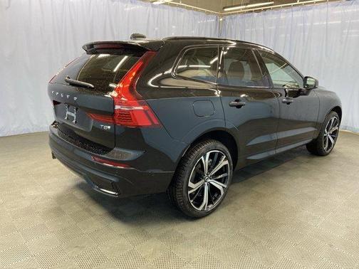 2025 Volvo XC60 Plug-In Hybrid T8 Ultra