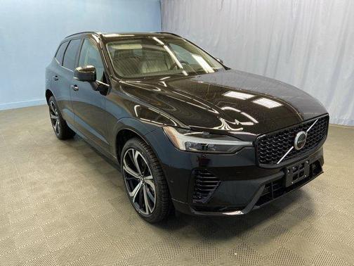 2025 Volvo XC60 Plug-In Hybrid T8 Ultra