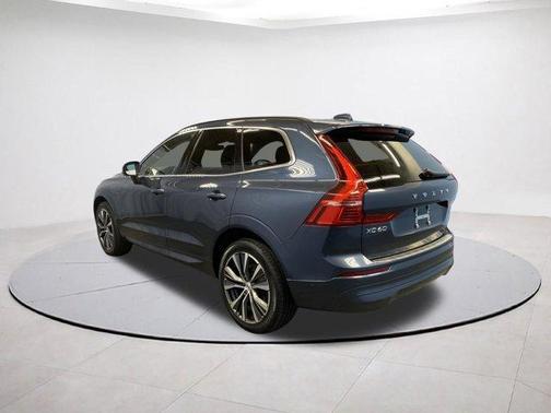 2022 Volvo XC60 B5 Momentum