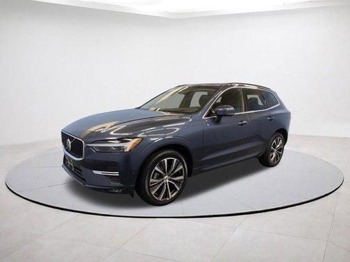2022 Volvo XC60 B5 Momentum