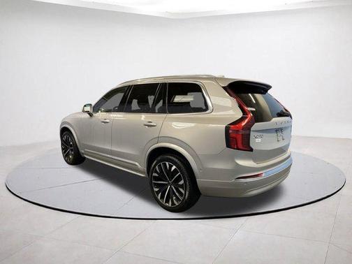 2025 Volvo XC90 B6 Plus 7-Seater