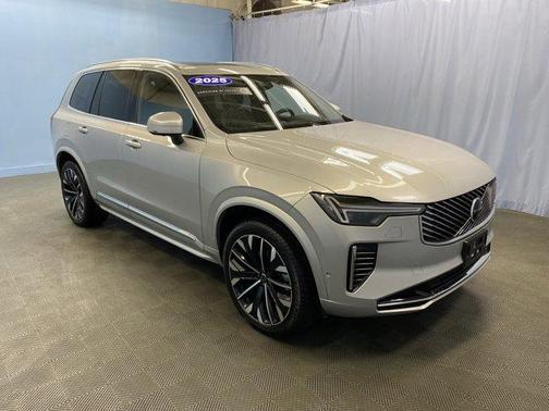 2025 Volvo XC90 B6 Plus 7-Seater