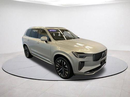 2025 Volvo XC90 B6 Plus 7-Seater