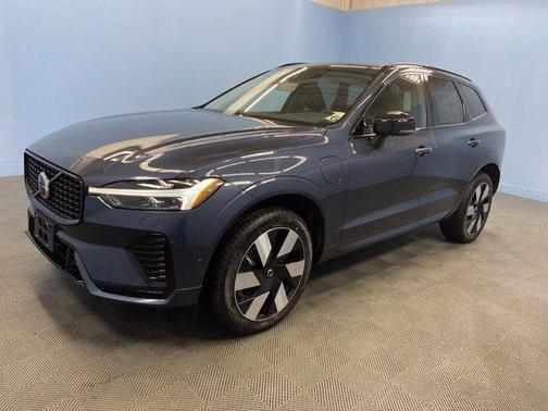 2025 Volvo XC60 Plug-In Hybrid T8 Plus