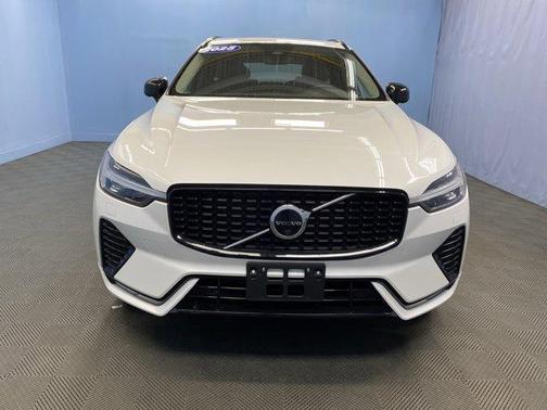 2025 Volvo XC60 B5 Plus
