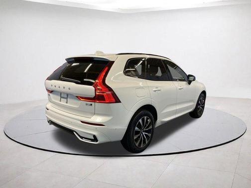 2025 Volvo XC60 B5 Plus