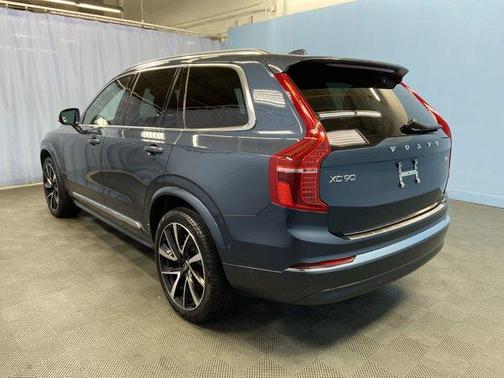 2024 Volvo XC90 B6 Plus Bright Theme 7-Seater