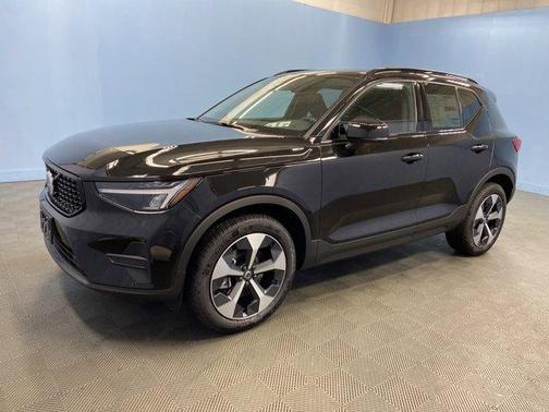 2026 Volvo XC40 B5 Core