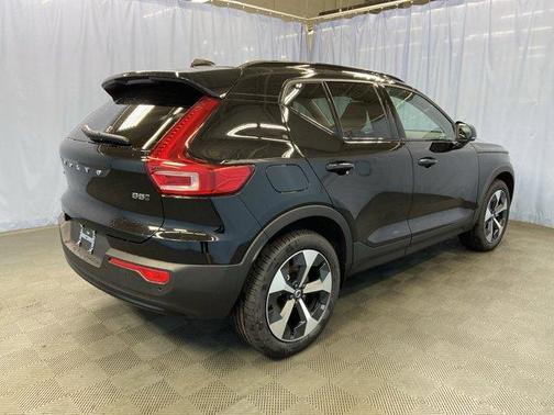 2026 Volvo XC40 B5 Core