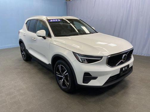 2023 Volvo XC40 B5 Core