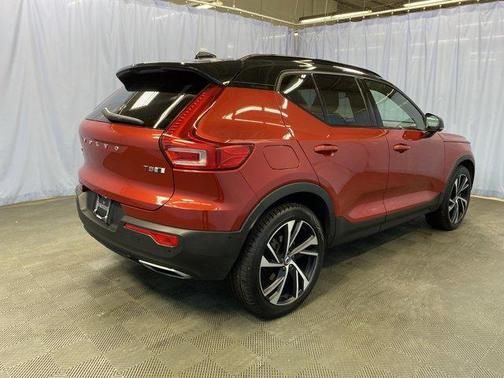 2019 Volvo XC40 T5 R-Design