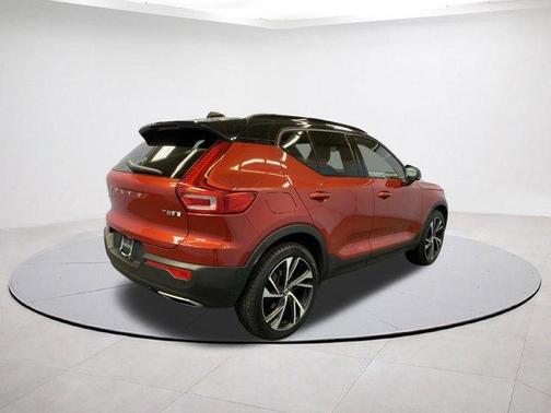 2019 Volvo XC40 T5 R-Design
